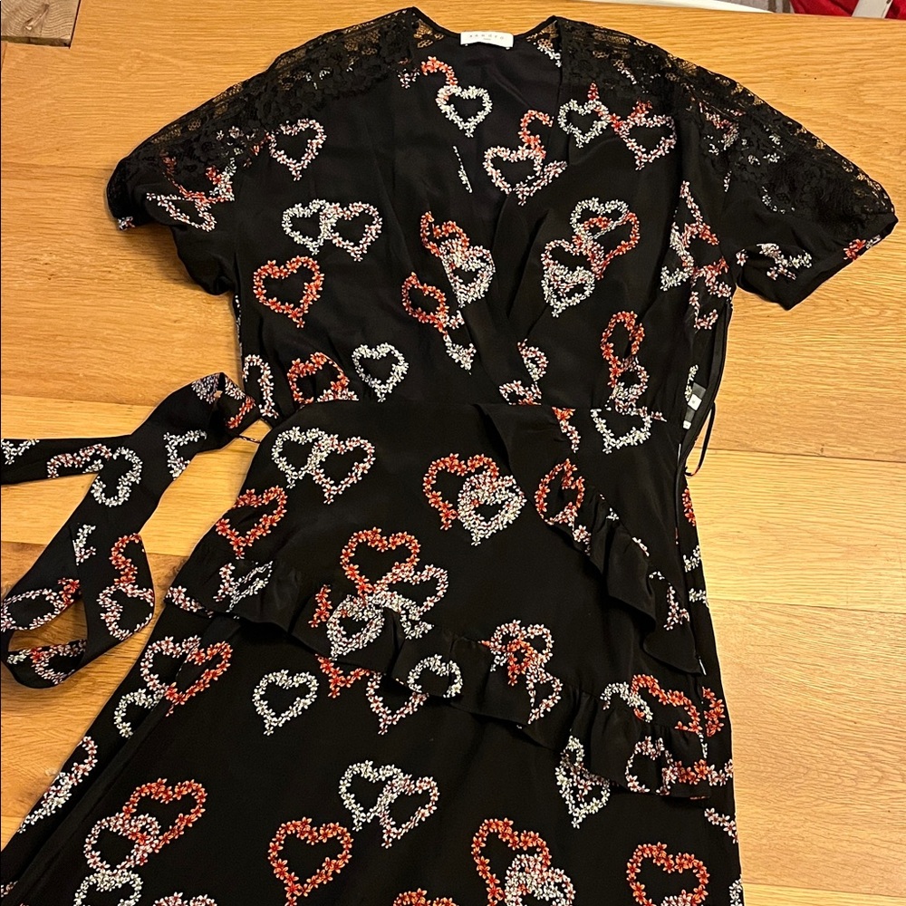 Sandro Paris Elegant w wrap and belt Dress with Heart Pattern